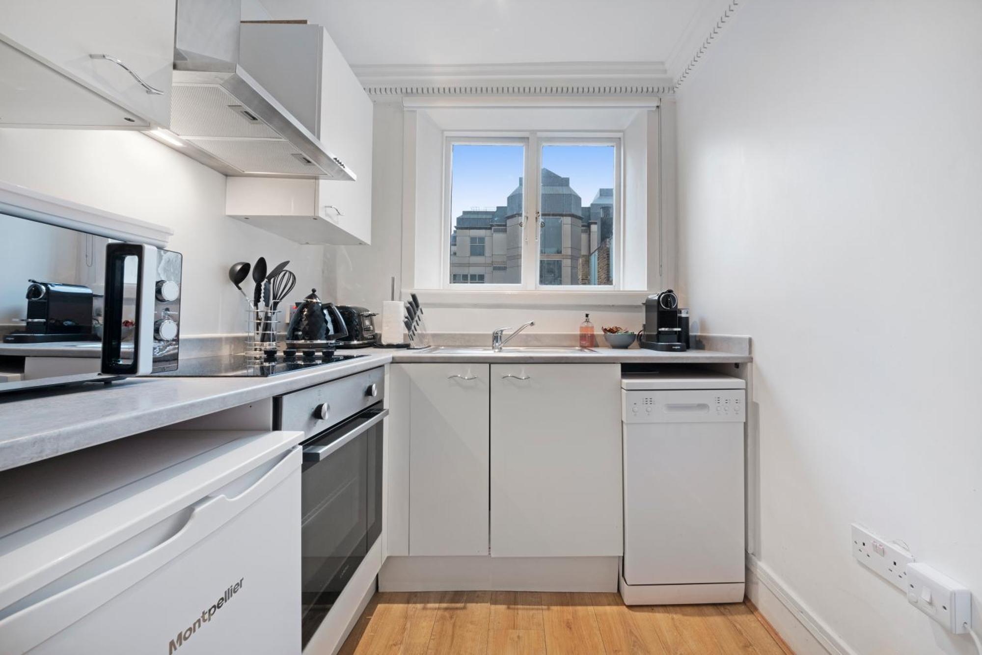 2 Bed Piccadilly Apartment 4 ลอนดอน ภายนอก รูปภาพ